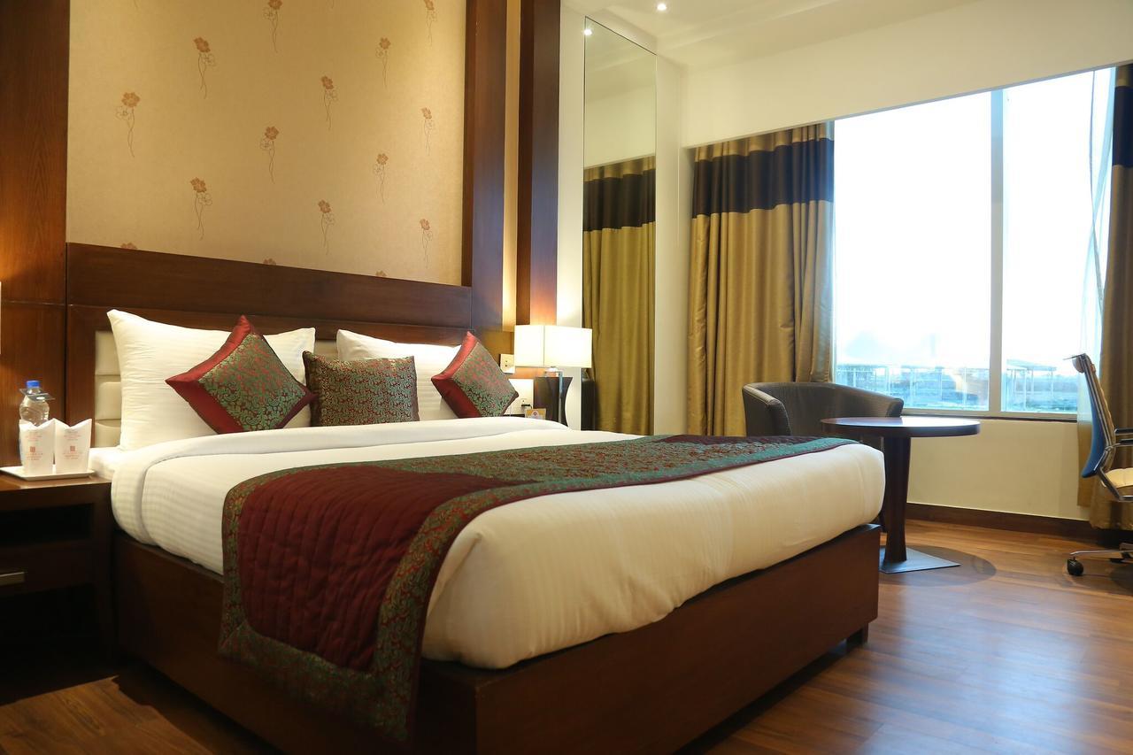 Cs Boutique Hotel Faridabad Ngoại thất bức ảnh