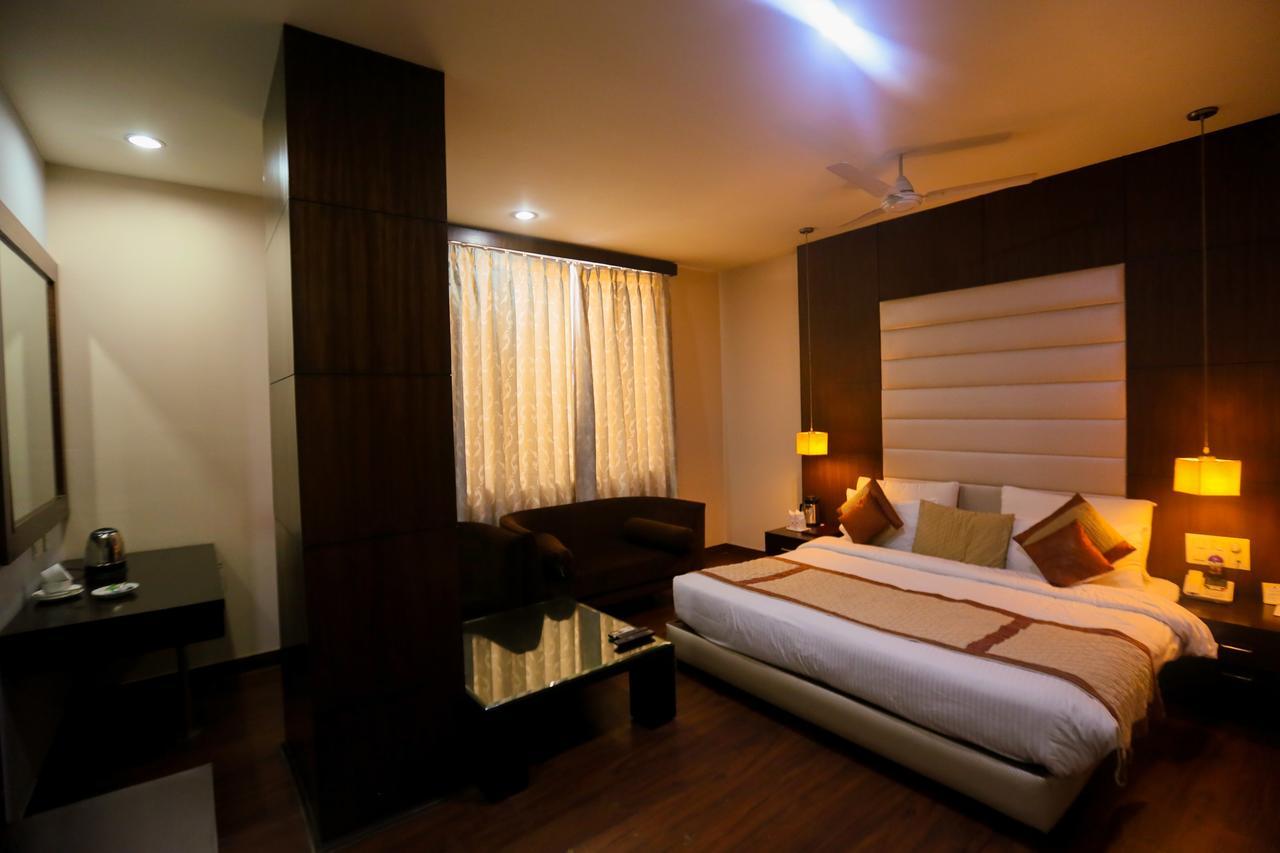 Cs Boutique Hotel Faridabad Ngoại thất bức ảnh