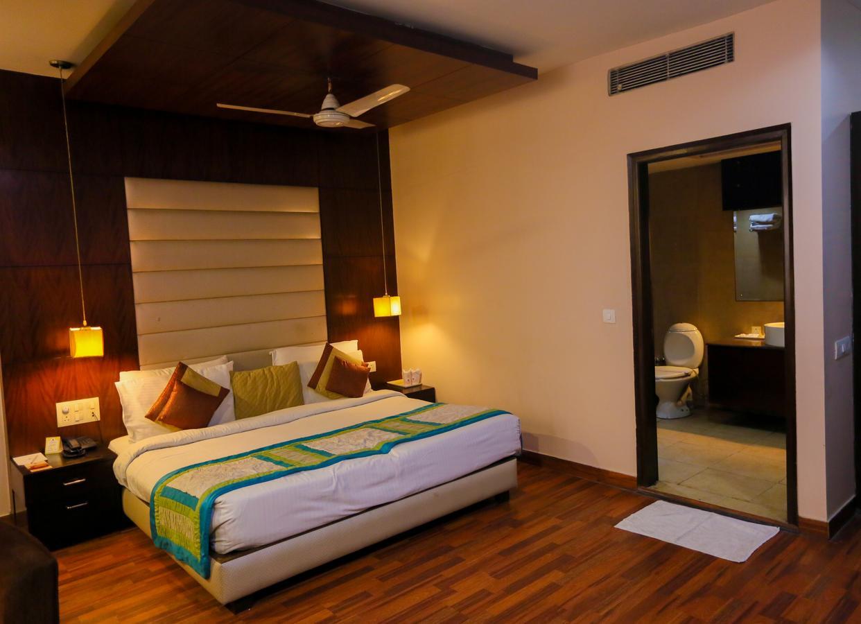 Cs Boutique Hotel Faridabad Ngoại thất bức ảnh