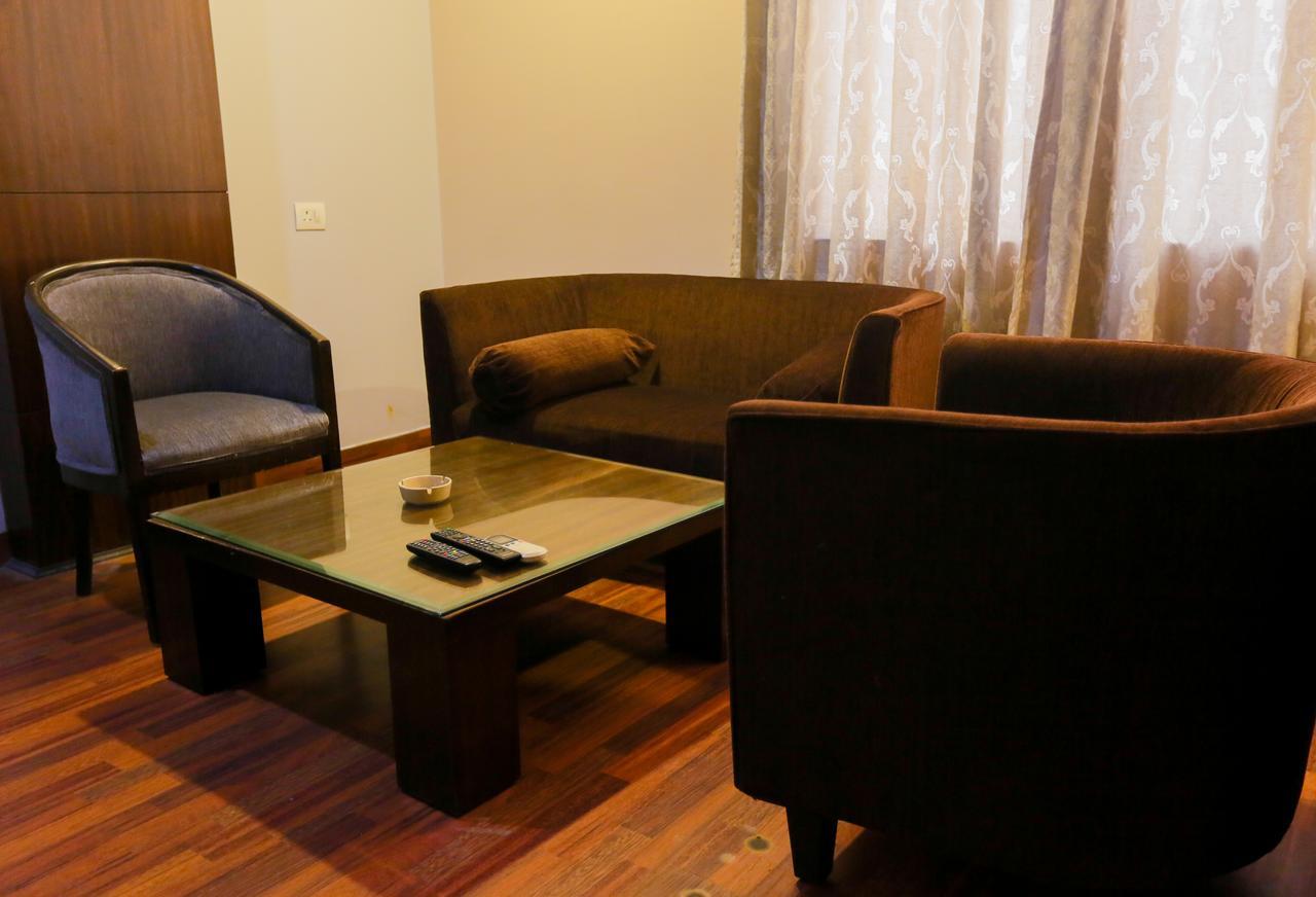 Cs Boutique Hotel Faridabad Ngoại thất bức ảnh