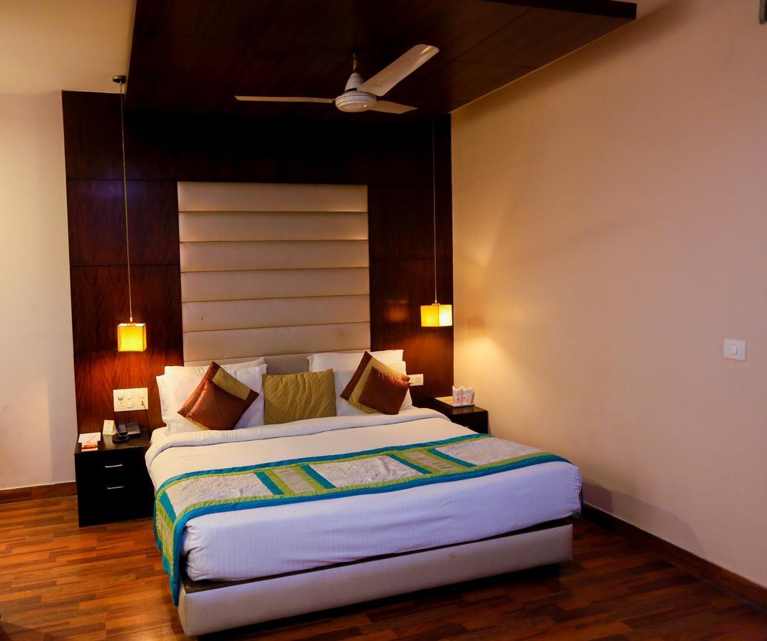 Cs Boutique Hotel Faridabad Ngoại thất bức ảnh