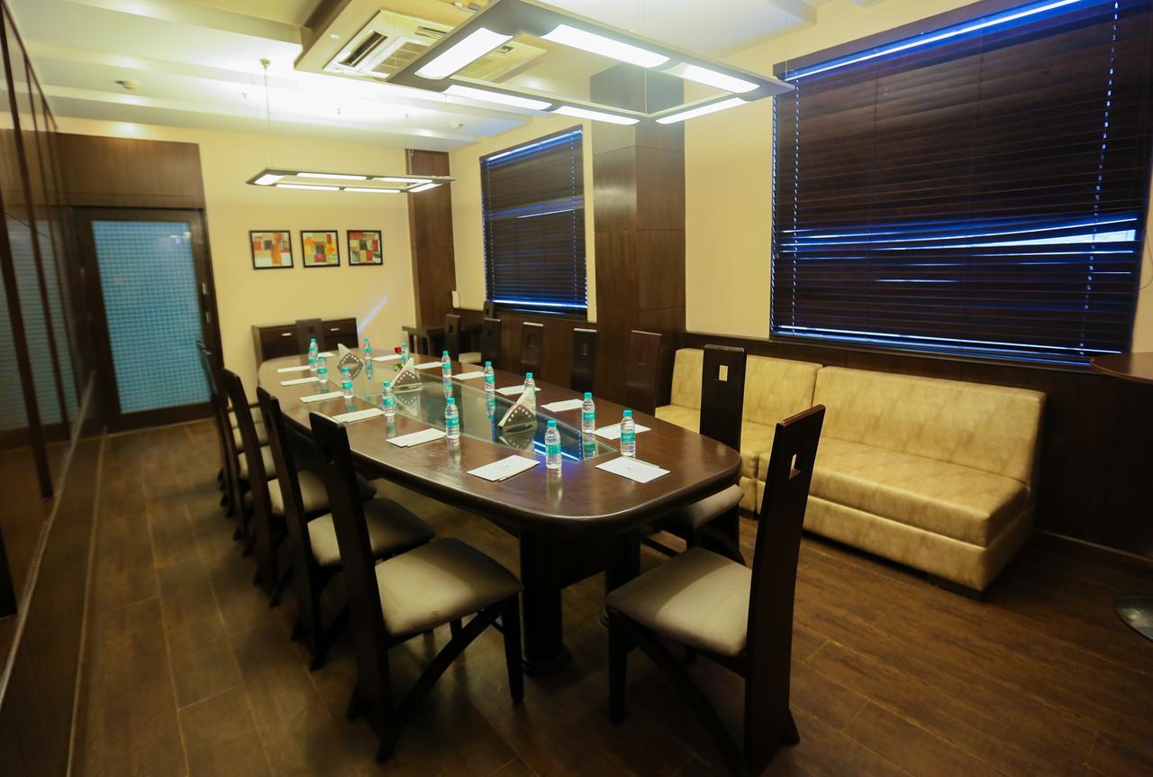 Cs Boutique Hotel Faridabad Ngoại thất bức ảnh