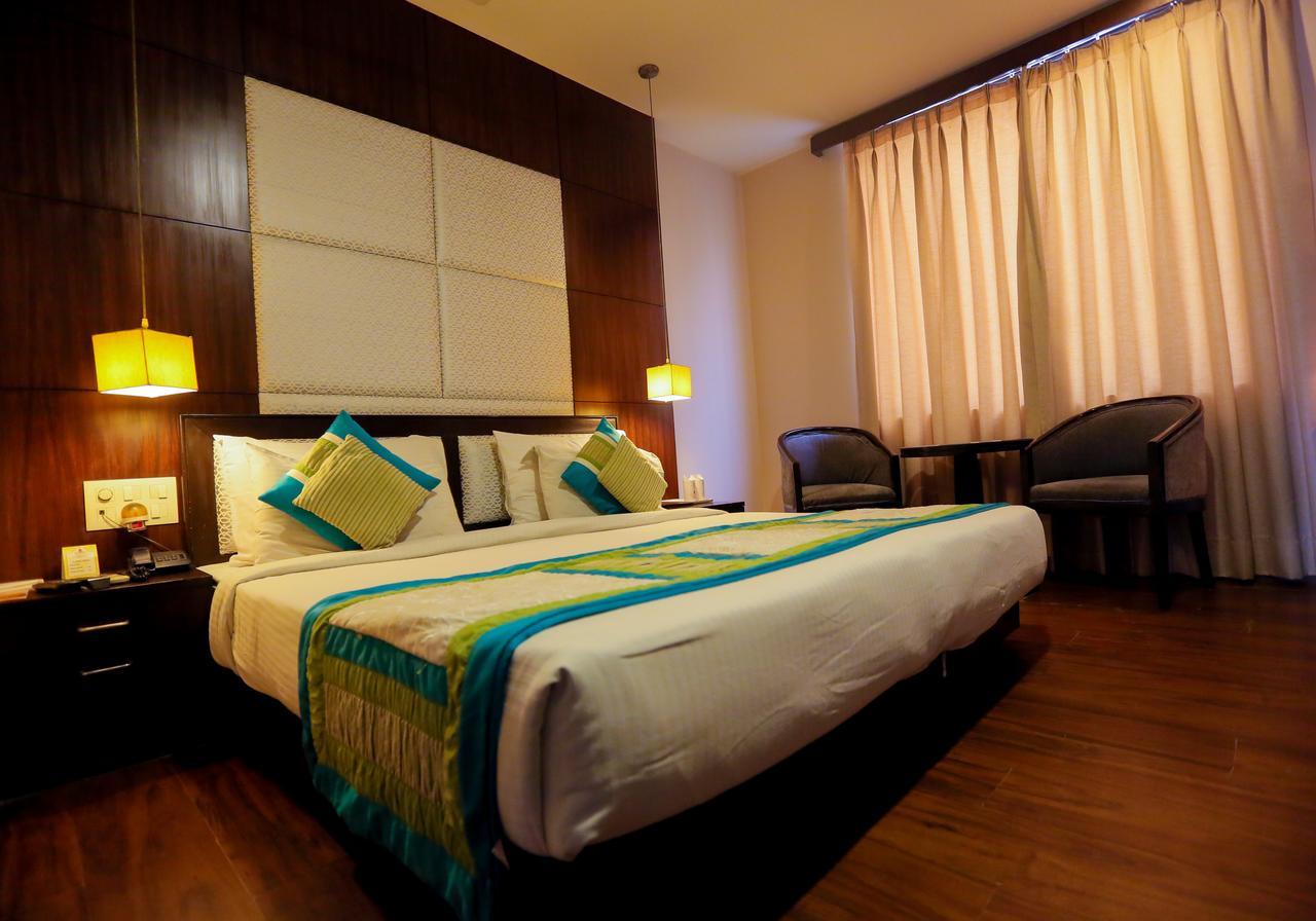 Cs Boutique Hotel Faridabad Ngoại thất bức ảnh