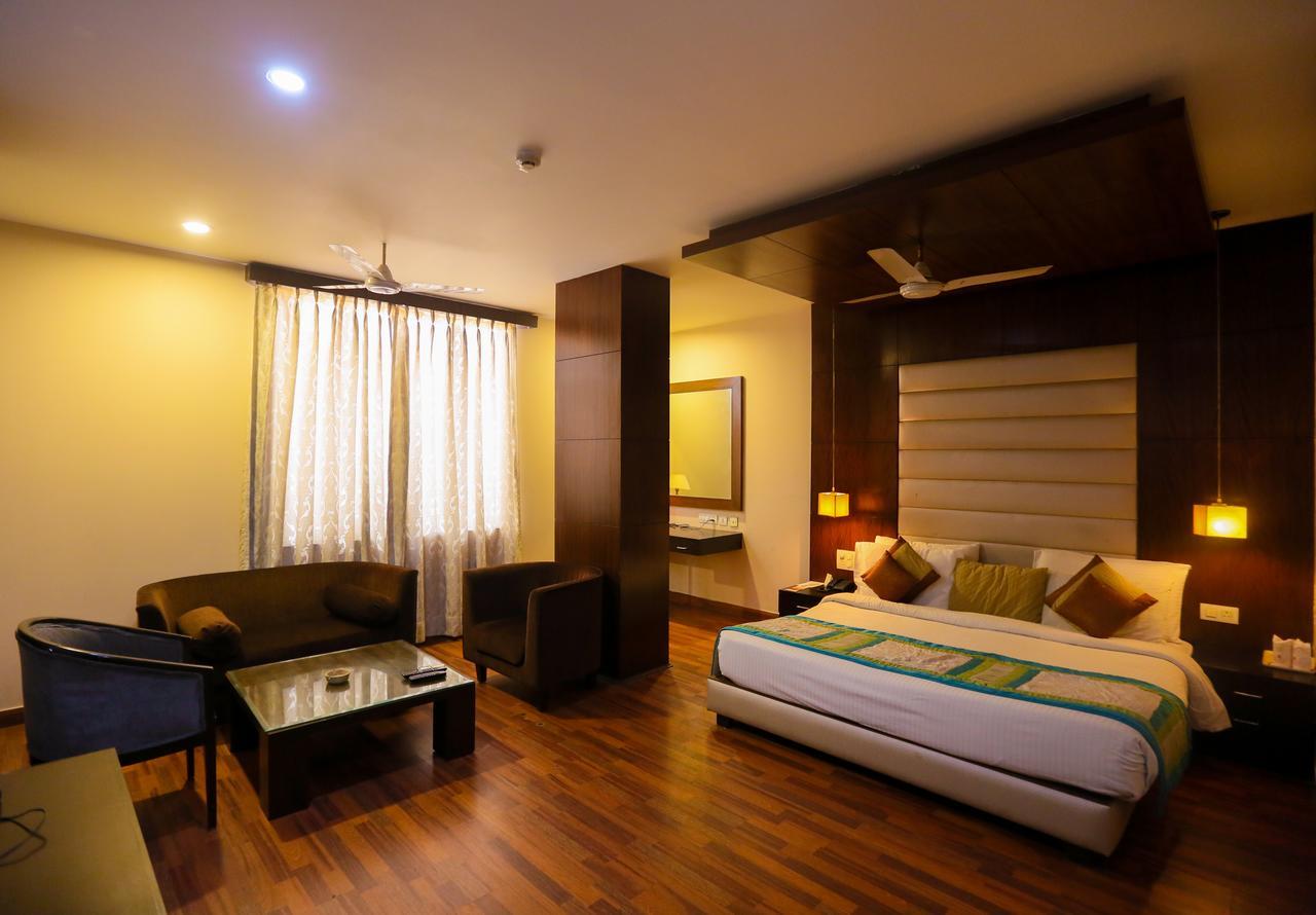 Cs Boutique Hotel Faridabad Ngoại thất bức ảnh